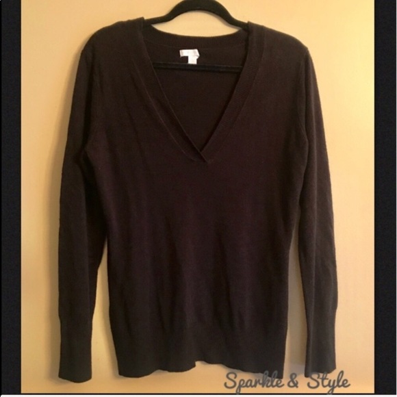 New York & Comany  ✨V-neck sweater - Picture 3 of 3